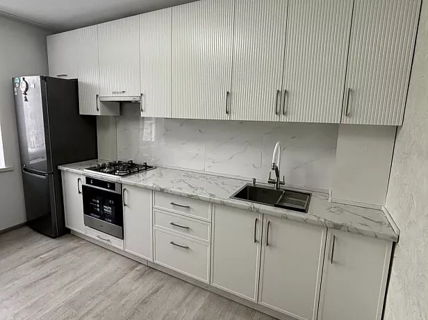 Кухонный гарнитур Прямой, МДФ, меренга №283 (Каролина)